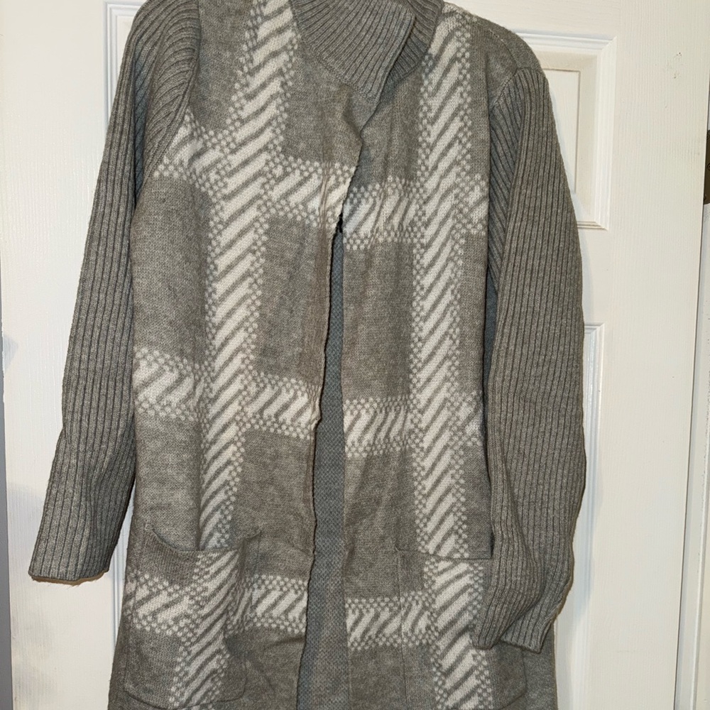 Gray Plaid Long Cardigan
